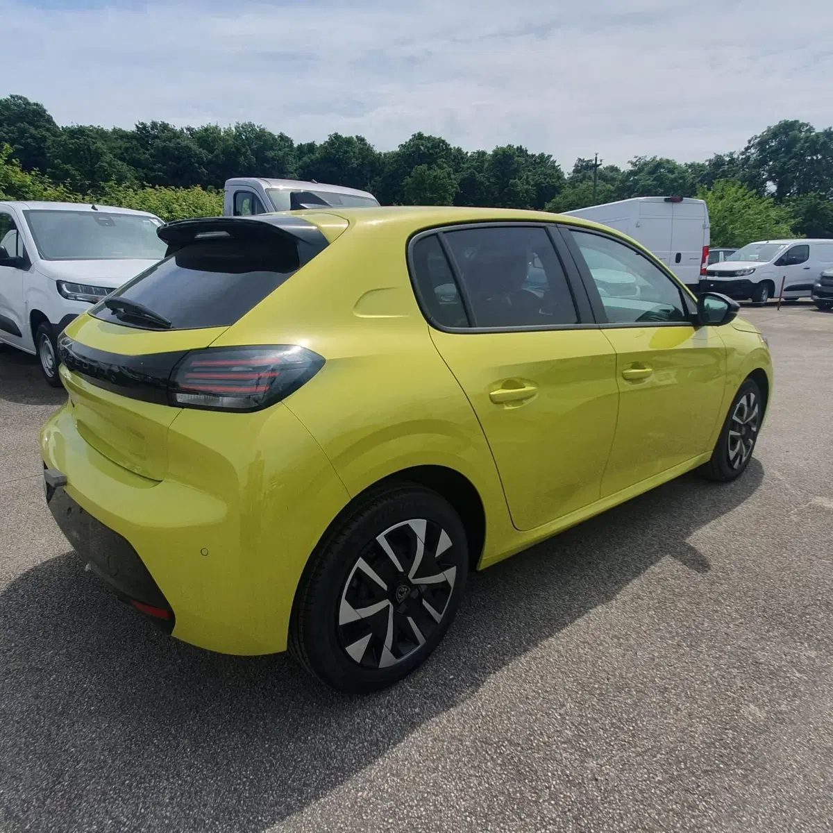 Peugeot 208 nuova a Frosinone (8)