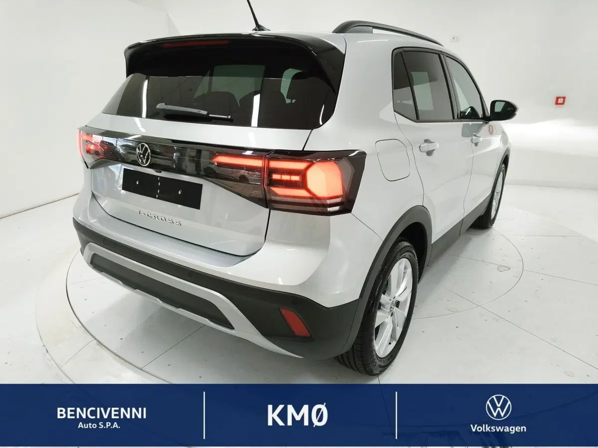 Volkswagen T-Cross nuova a Catanzaro (7)