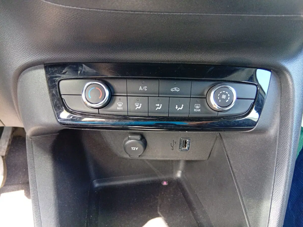 Opel Corsa usata a Catania (20)
