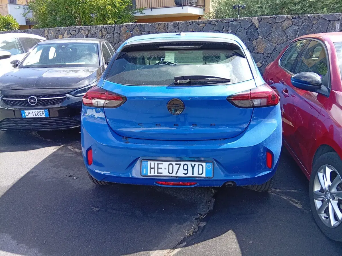 Opel Corsa nuova a Catania