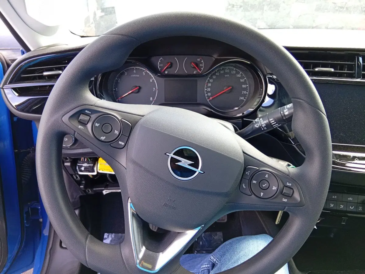 Opel Corsa nuova a Catania (2)