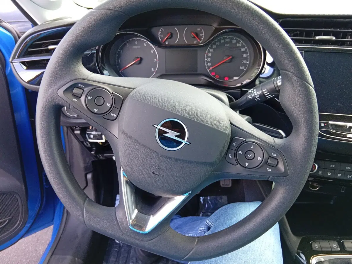 Opel Corsa nuova a Catania (8)