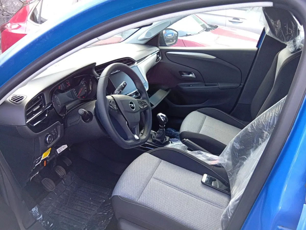 Opel Corsa nuova a Catania (9)