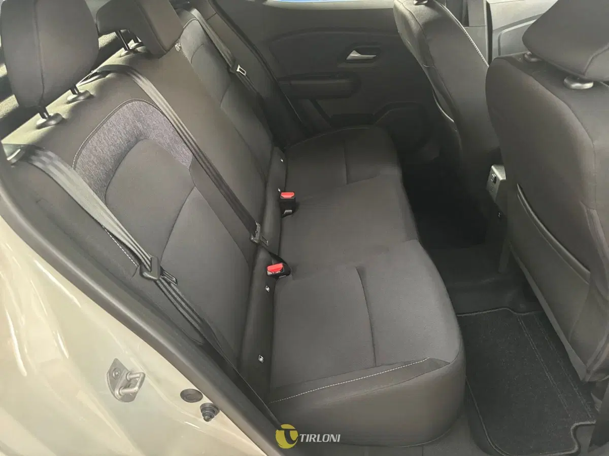 Dacia Sandero usata a Milano (7)