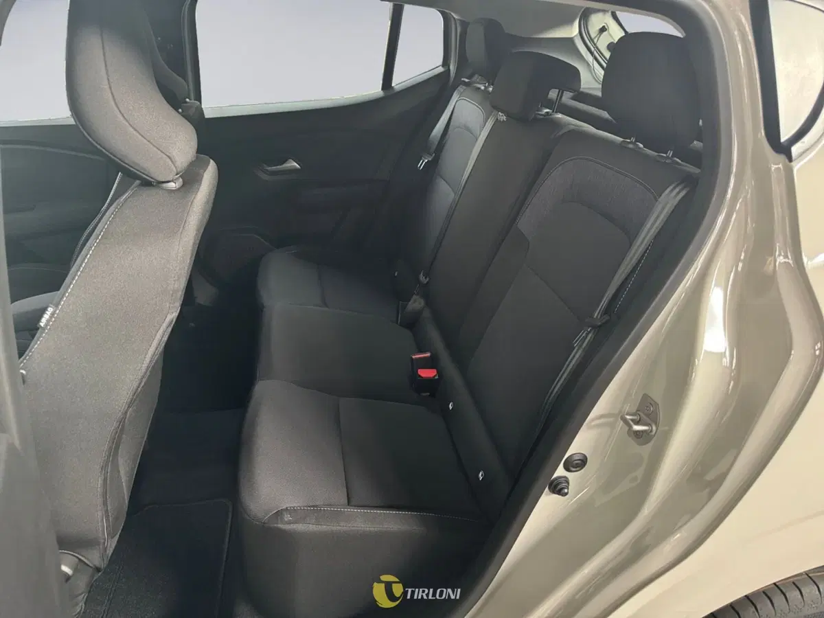 Dacia Sandero usata a Milano (8)