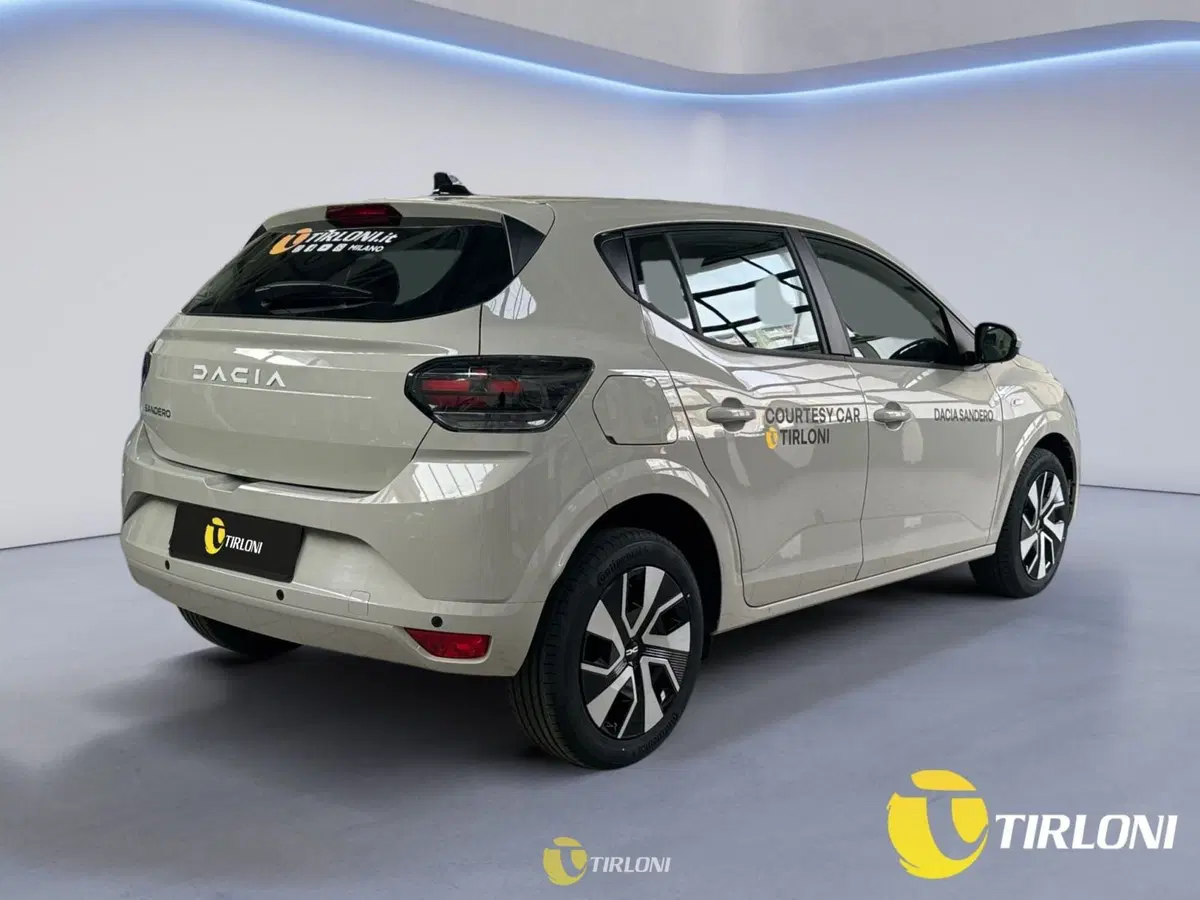 Dacia Sandero usata a Milano (2)