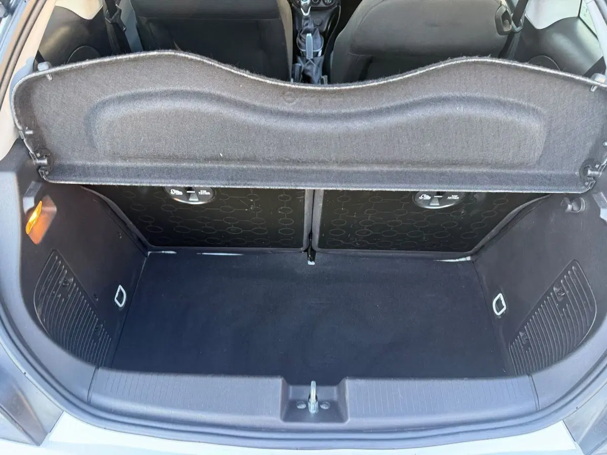 Opel Adam usata a Massa-Carrara (8)