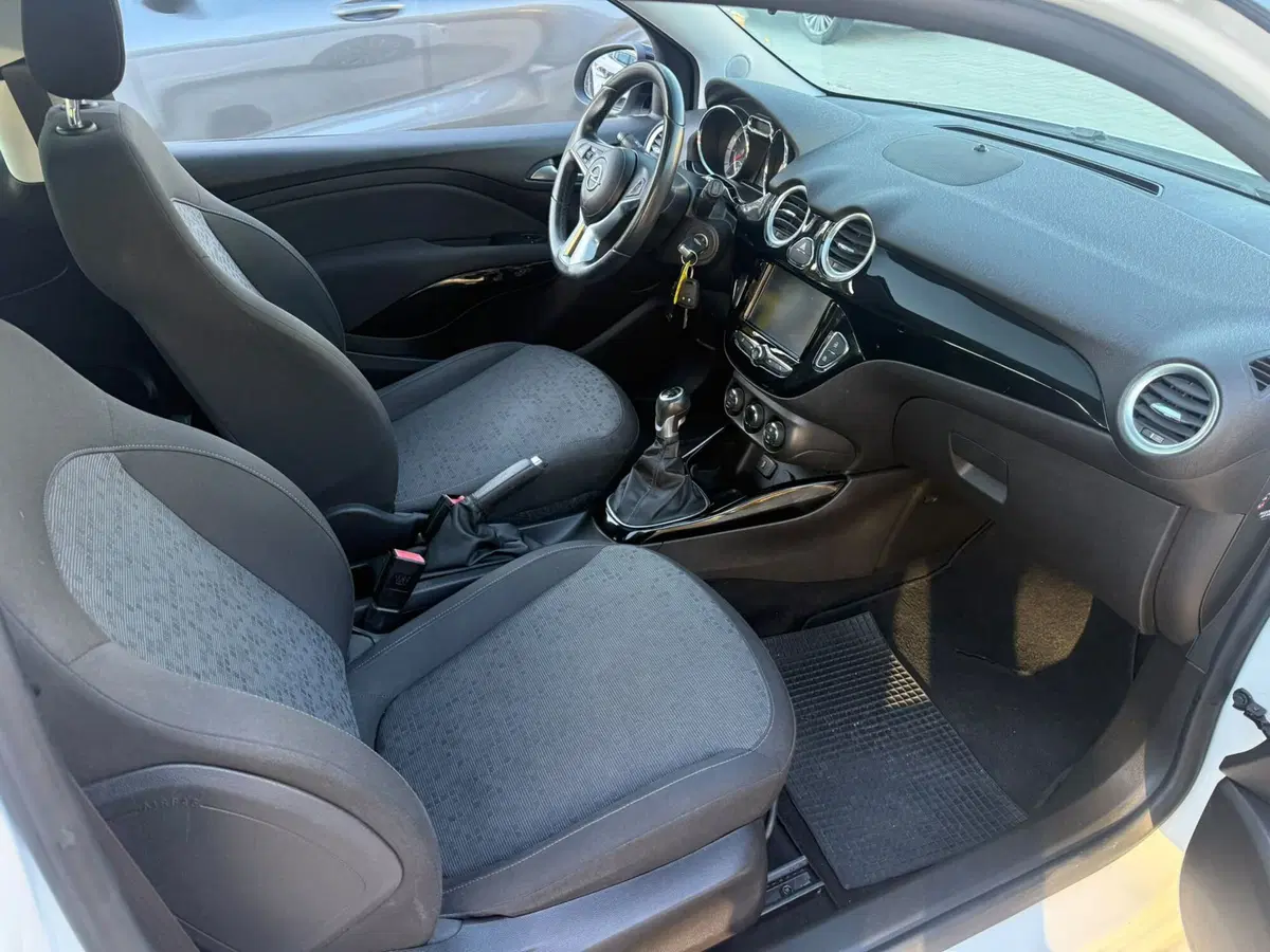 Opel Adam usata a Massa-Carrara (4)
