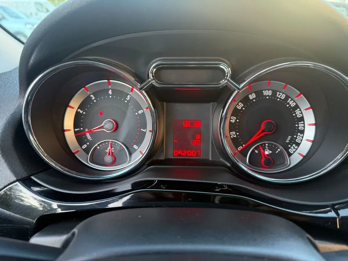 Opel Adam usata a Massa-Carrara (6)