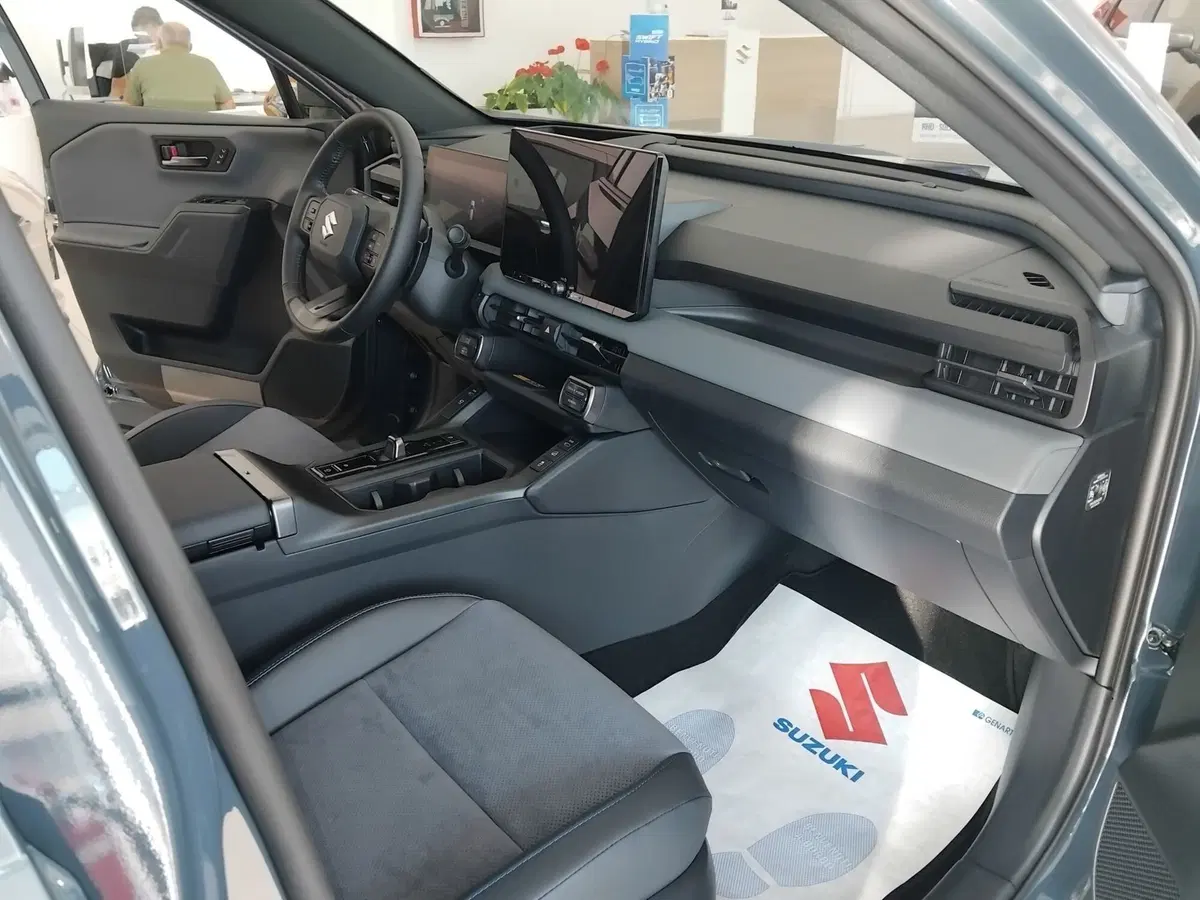Suzuki Across nuova a Milano (8)