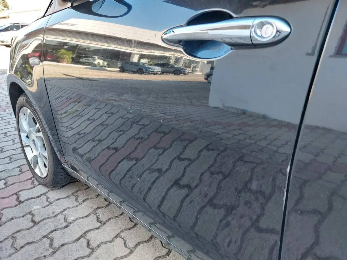 Lancia Ypsilon usata a Pavia (10)