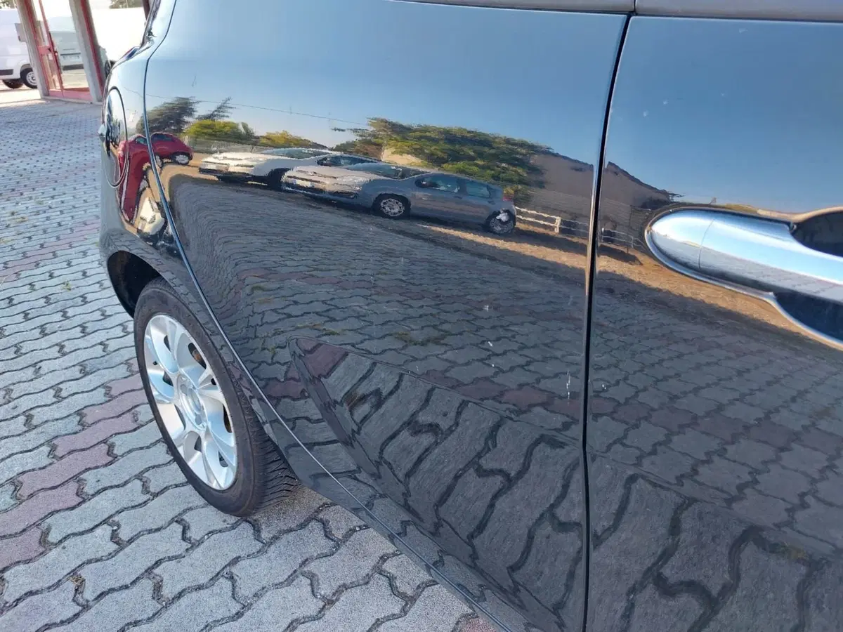 Lancia Ypsilon usata a Pavia (13)