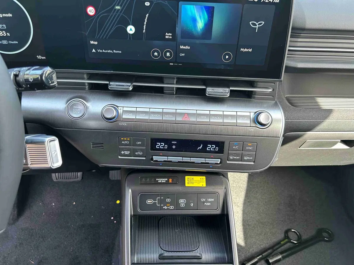 Hyundai Kona nuova a Roma (2)
