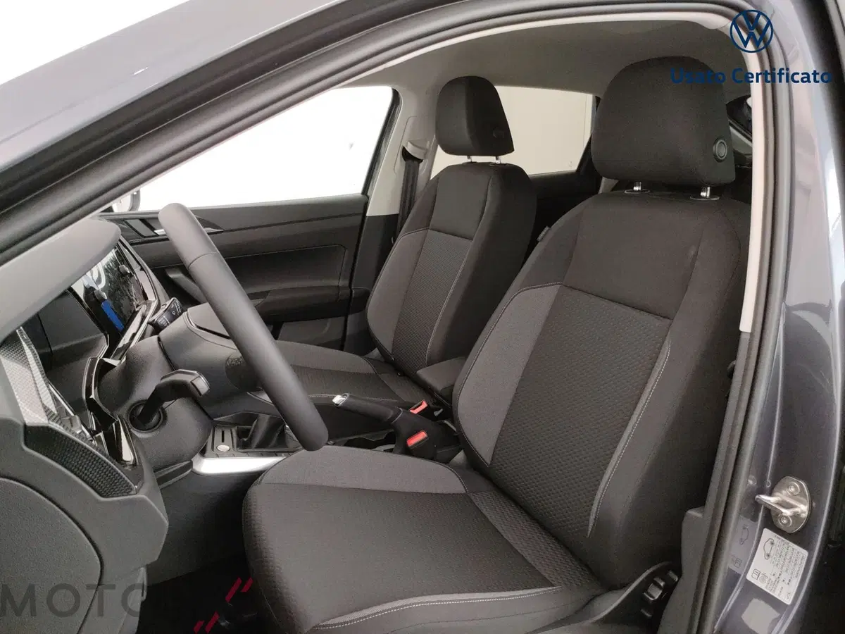 Volkswagen Taigo nuova a Varese (4)