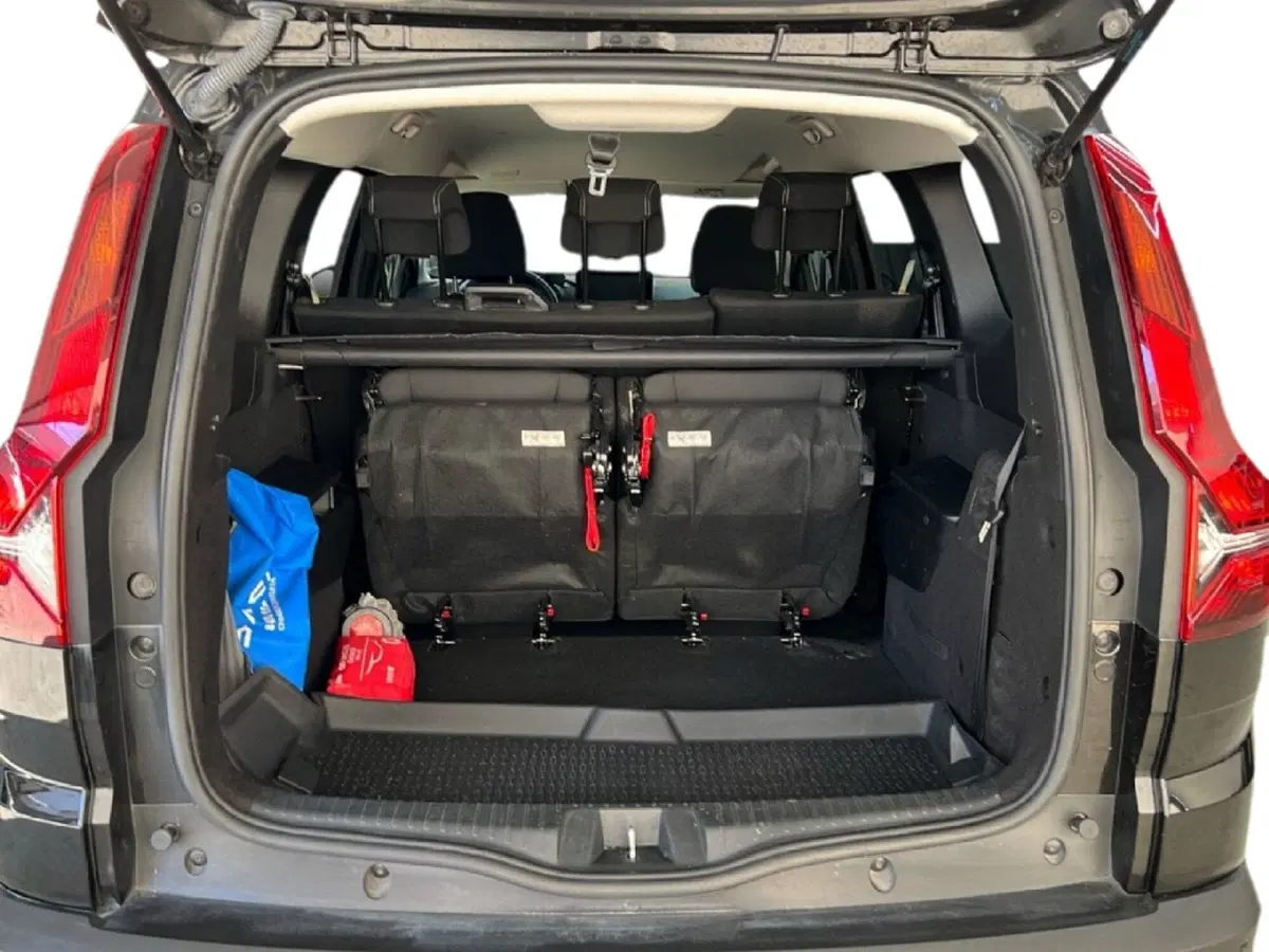 Dacia Jogger usata a Roma (10)