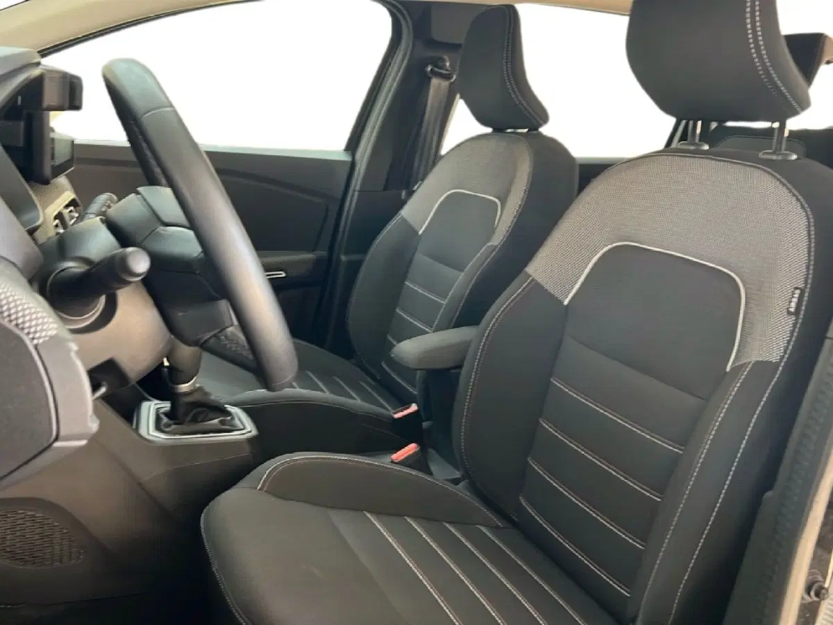 Dacia Jogger usata a Roma (12)