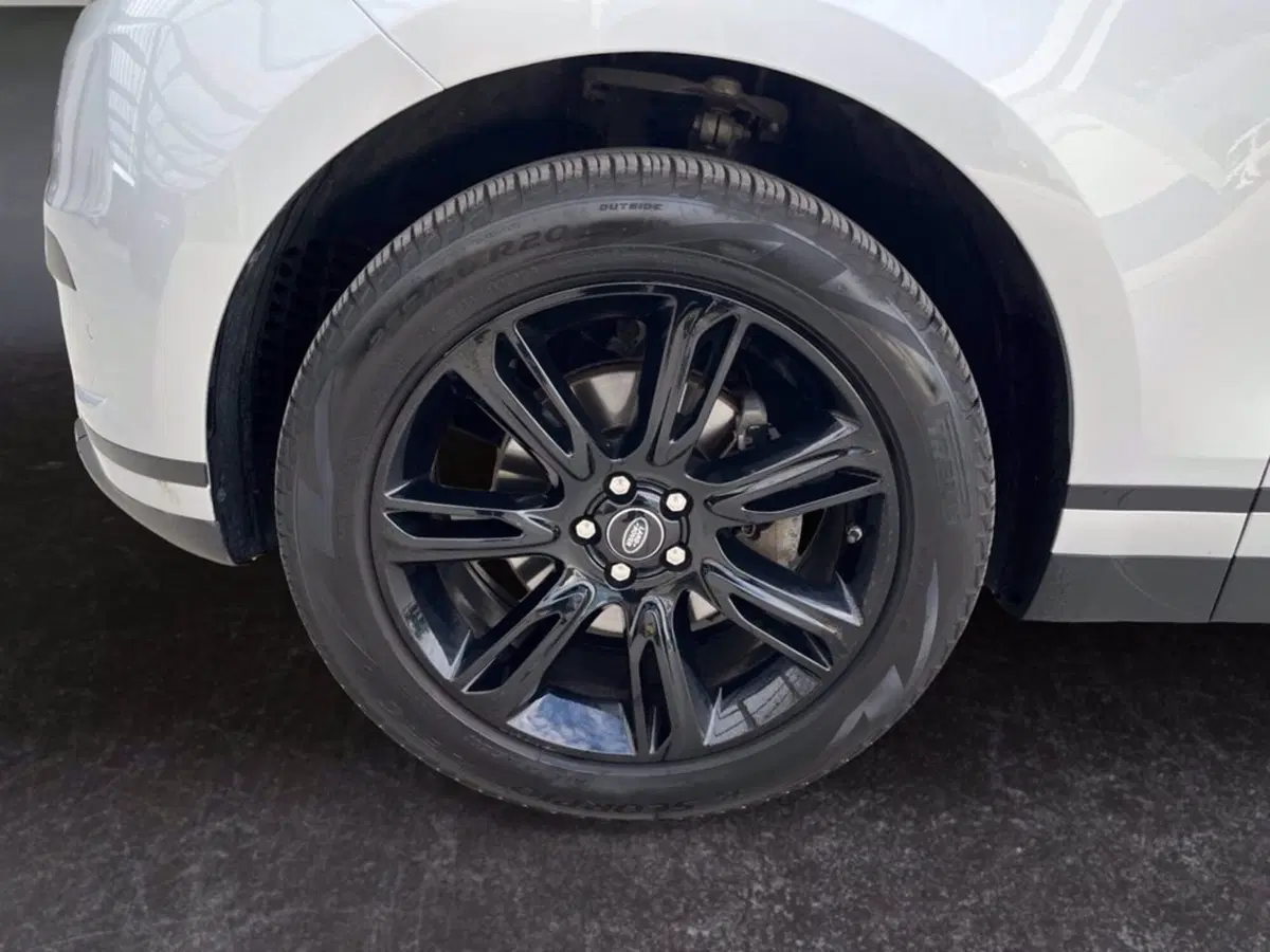 Land Rover Range Rover Velar usata a Milano (9)