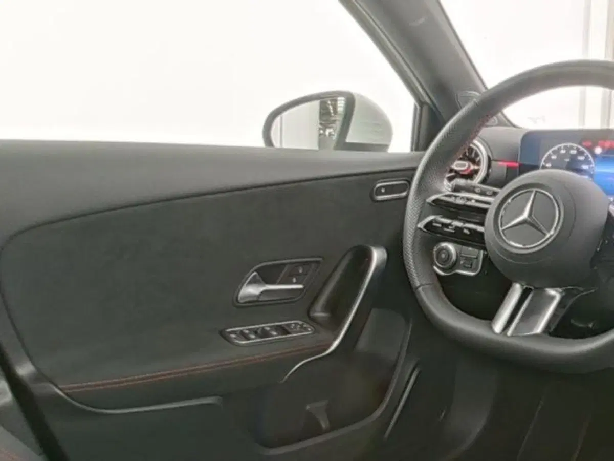 Mercedes-Benz Classe A usata a Milano (9)