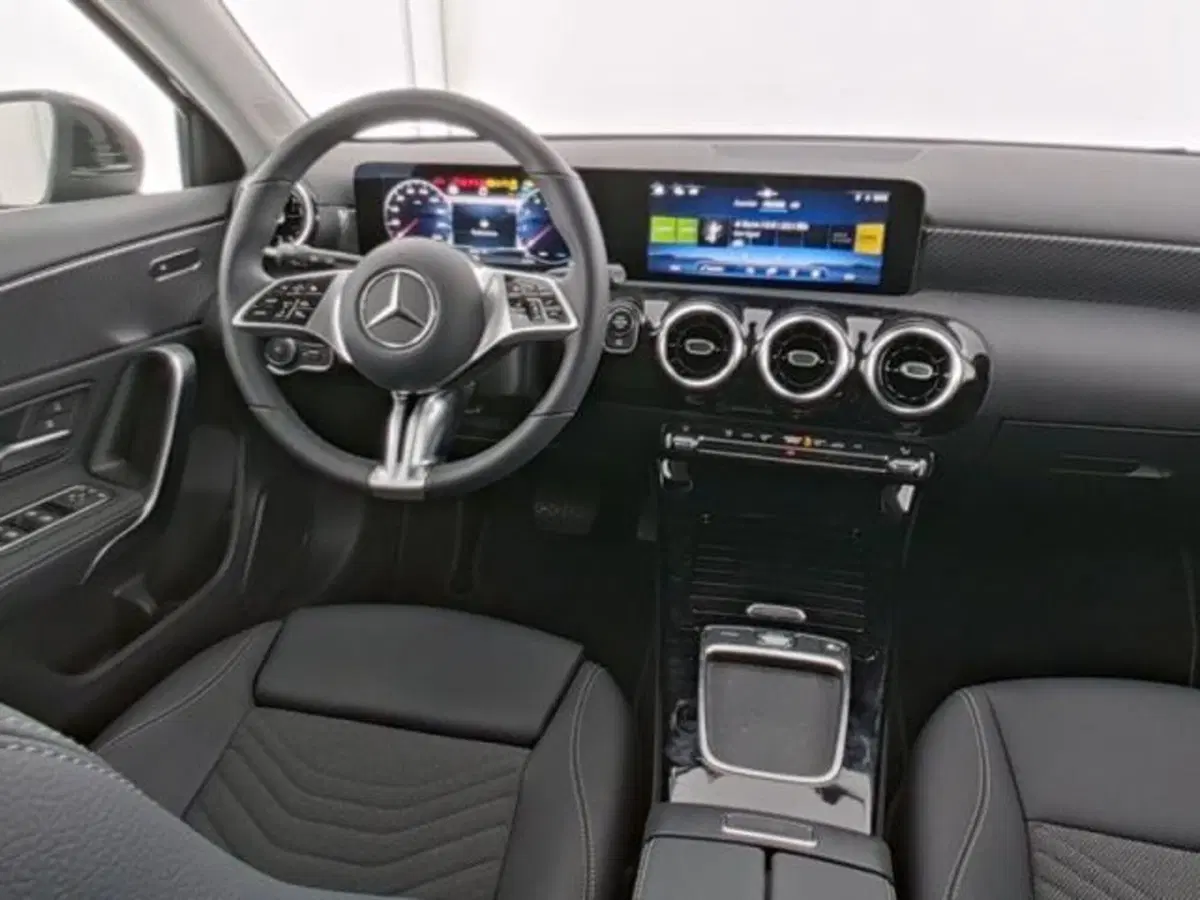 Mercedes-Benz Classe A usata a Milano (7)