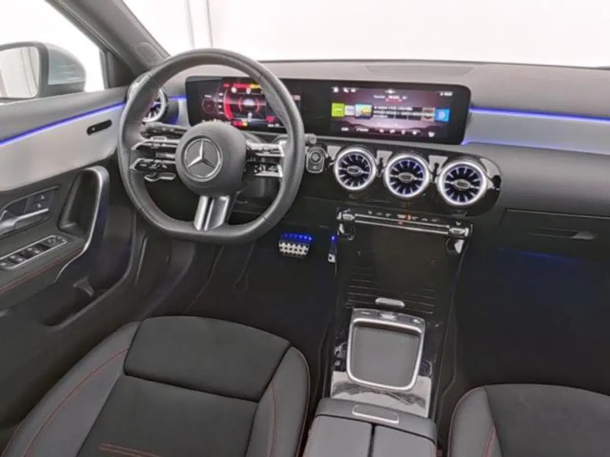 Mercedes-Benz Classe A usata a Milano (8)