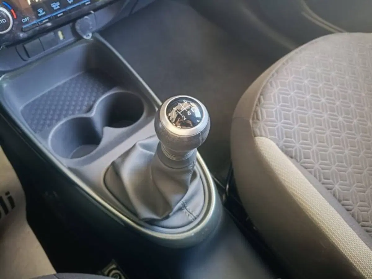 Toyota Aygo X usata a Teramo (16)