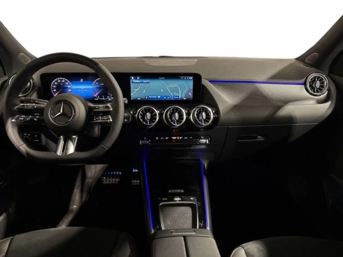Mercedes-Benz GLA SUV nuova a Bologna (13)