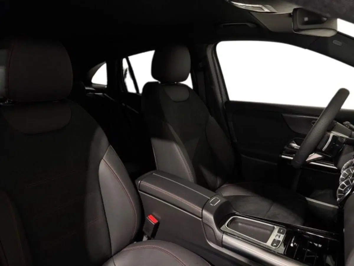 Mercedes-Benz GLA SUV nuova a Bologna (16)