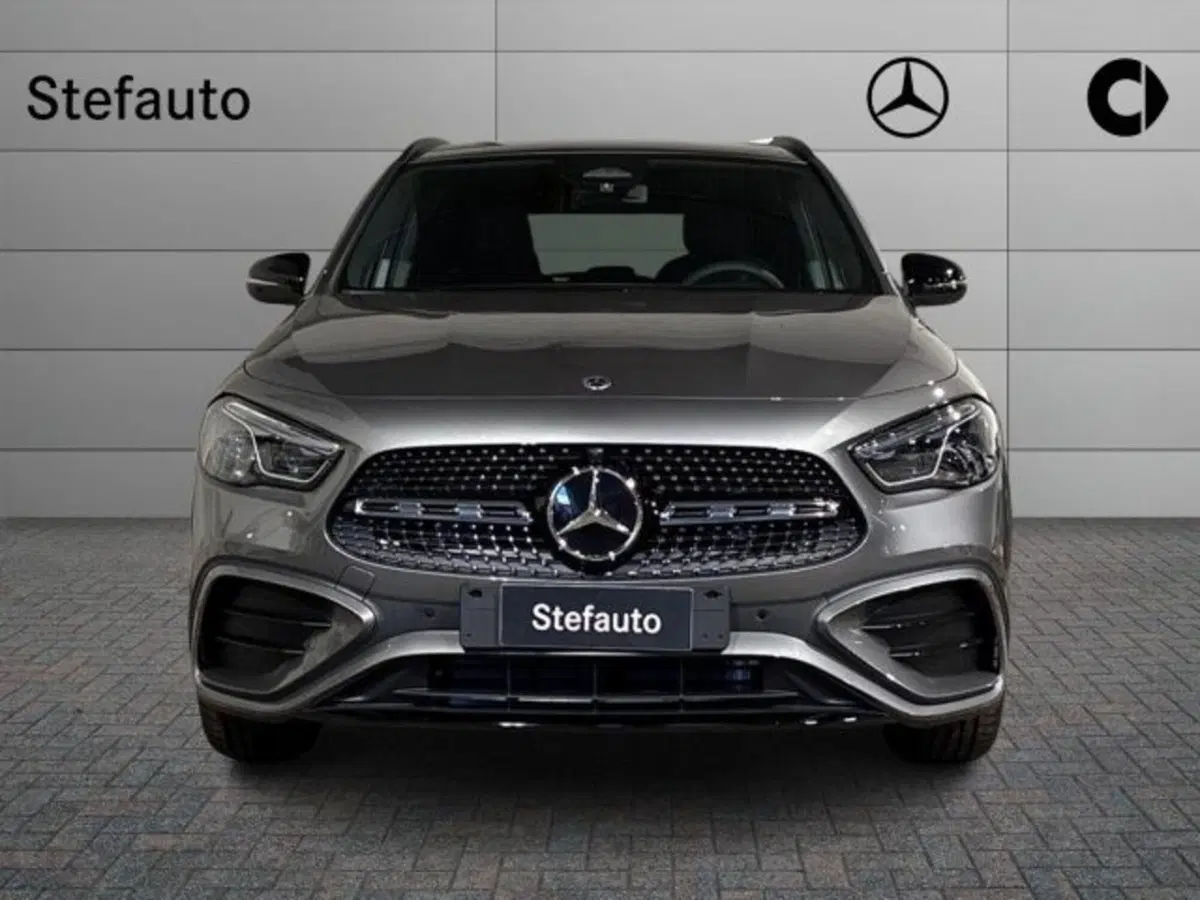 Mercedes-Benz GLA SUV nuova a Bologna (4)