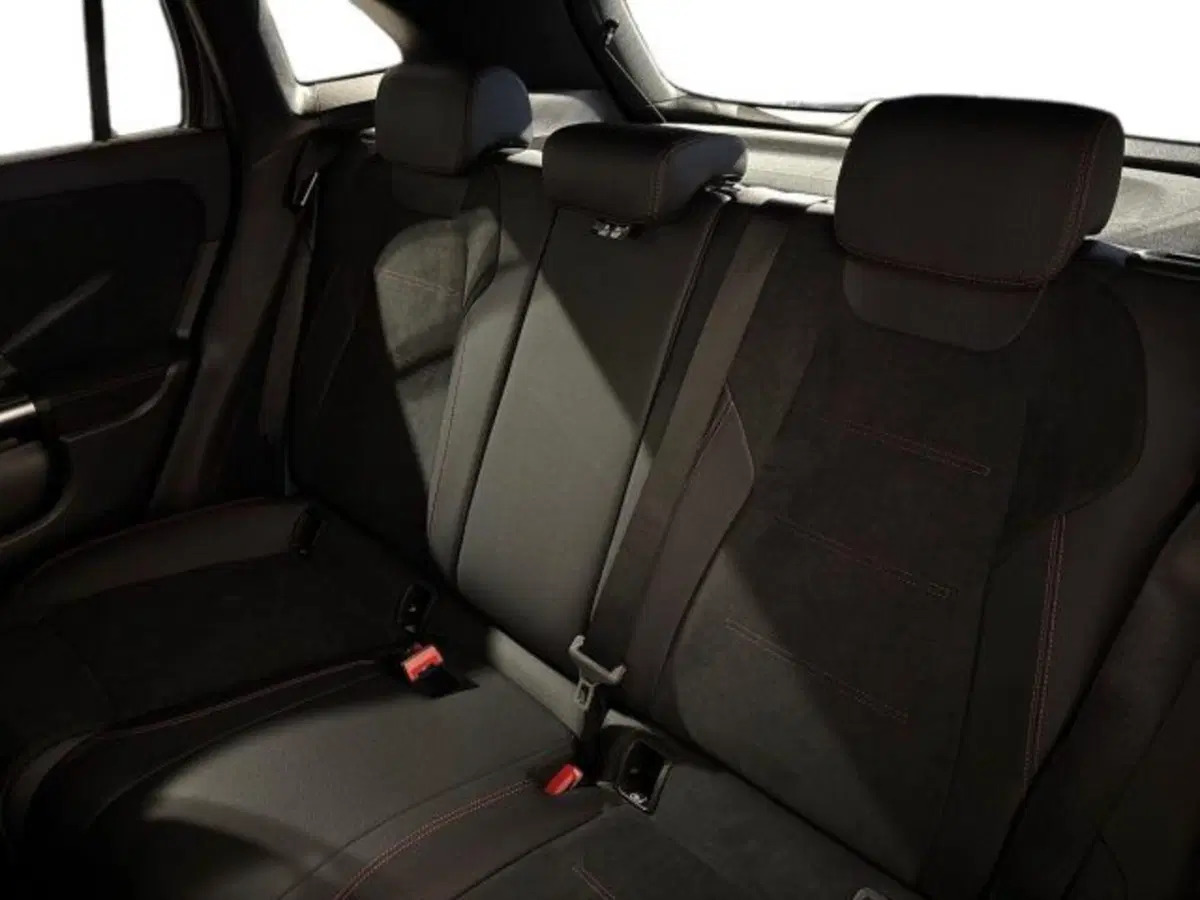 Mercedes-Benz GLA SUV nuova a Bologna (9)