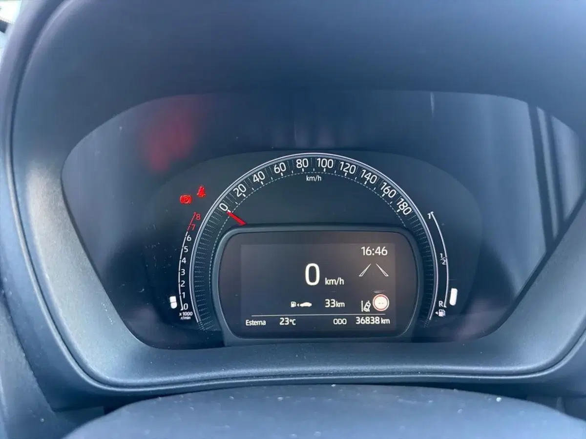 Toyota Aygo X usata a Vicenza (9)