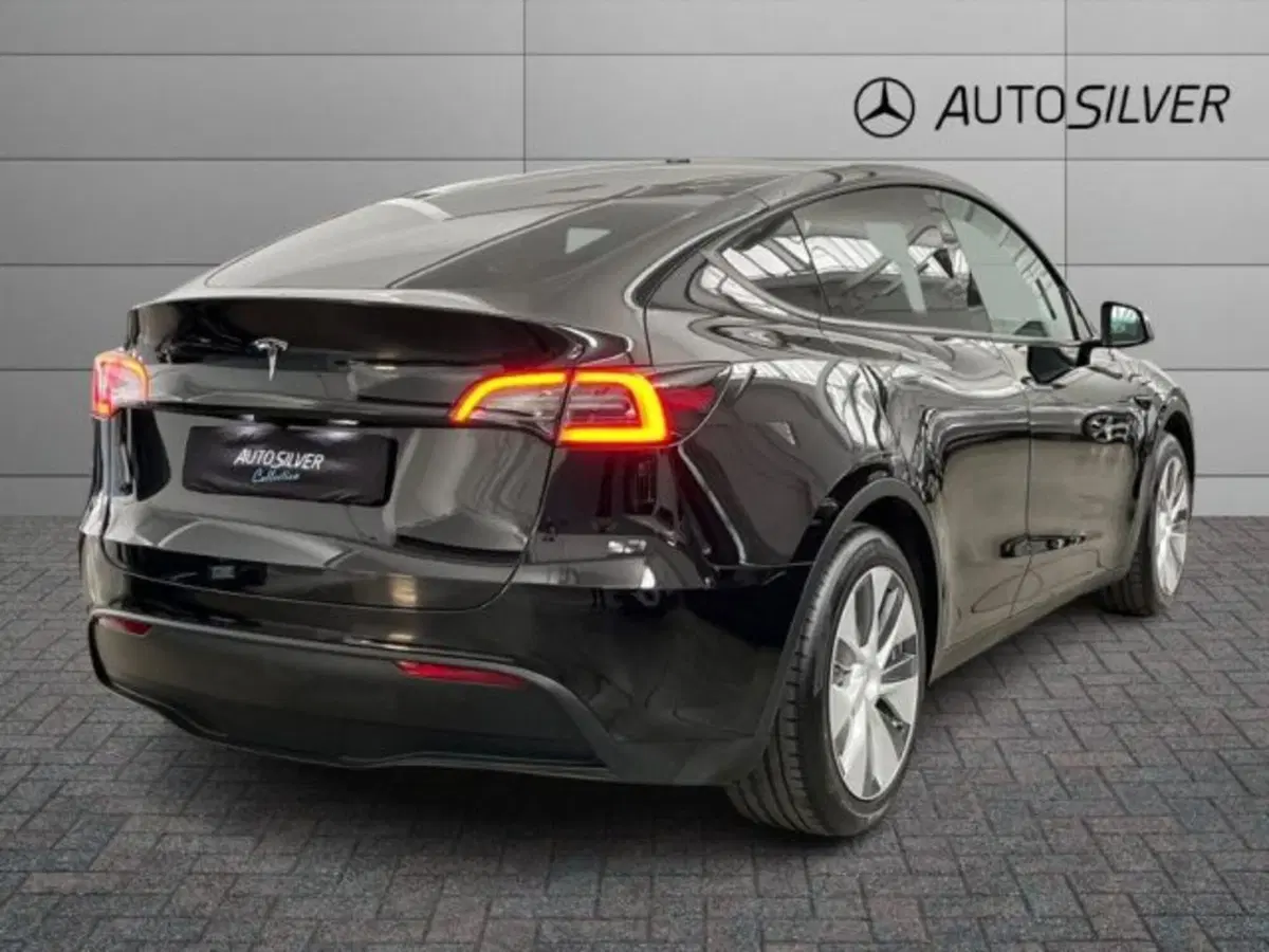 Tesla Model Y usata a Verona (2)