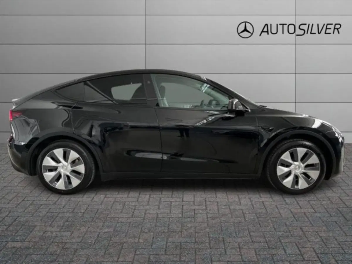 Tesla Model Y usata a Verona (5)