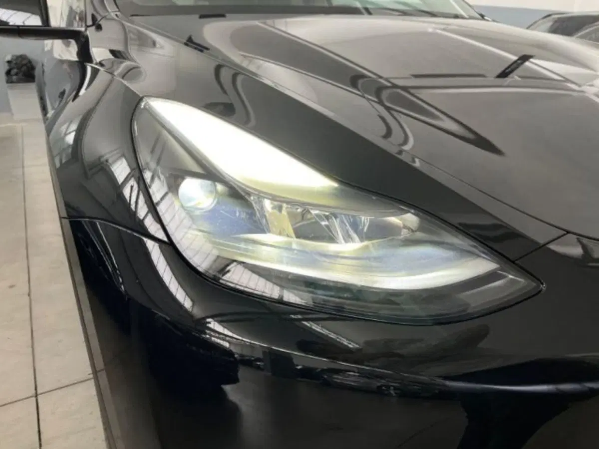 Tesla Model Y usata a Verona (7)