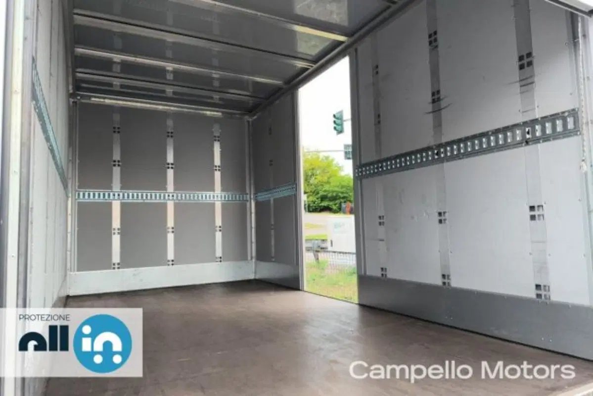 Maxus Deliver Furgone usata a Venezia (11)
