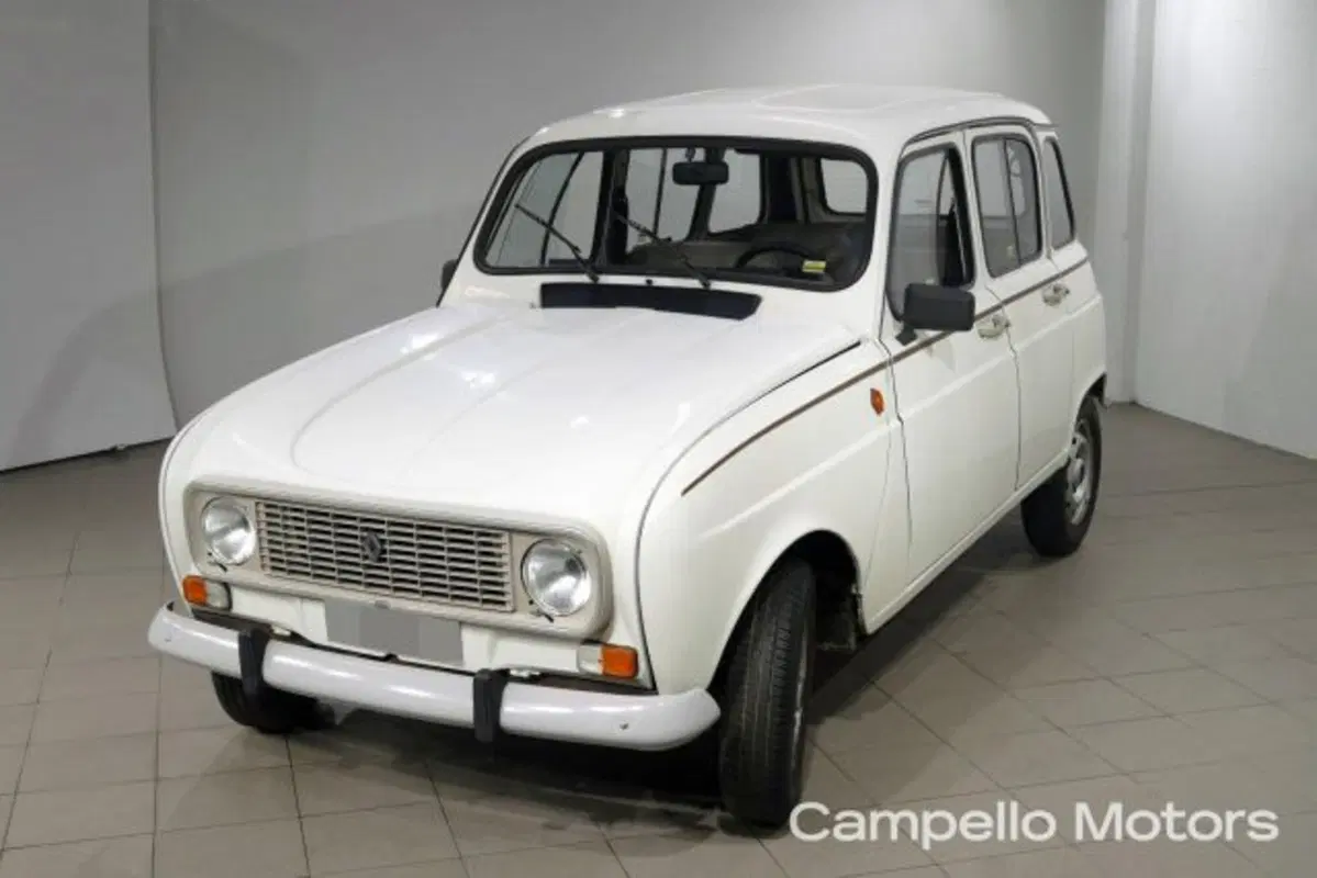 Renault 4 usata a Venezia (2)