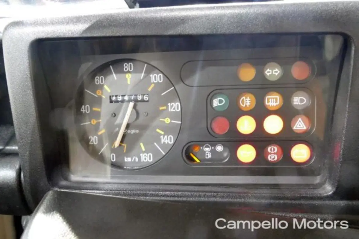 Renault 4 usata a Venezia (9)