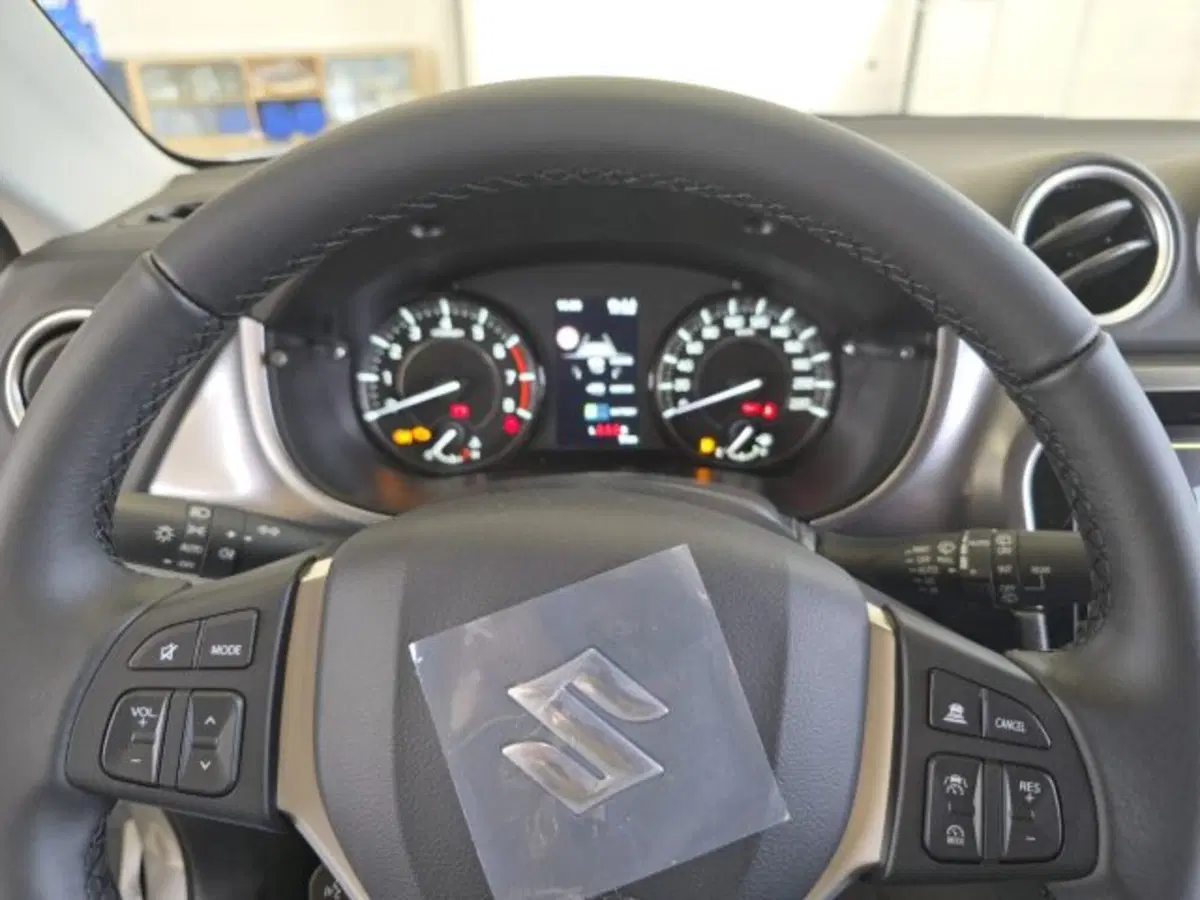 Suzuki Vitara nuova a Reggio Emilia (12)
