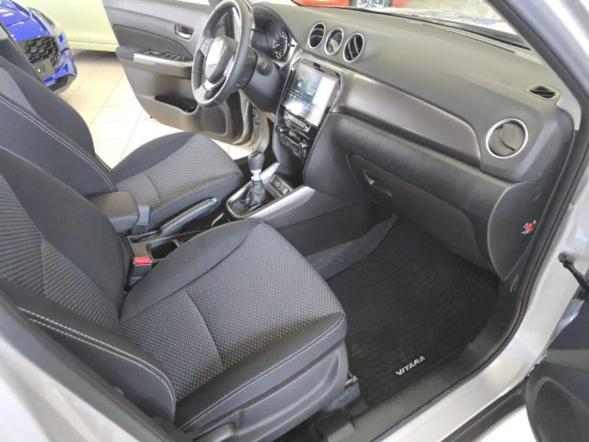 Suzuki Vitara nuova a Reggio Emilia (16)