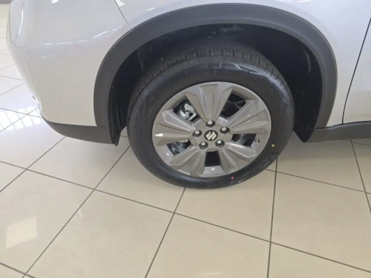 Suzuki Vitara nuova a Reggio Emilia (18)