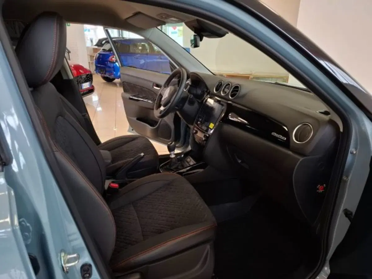 Suzuki Vitara nuova a Reggio Emilia (17)
