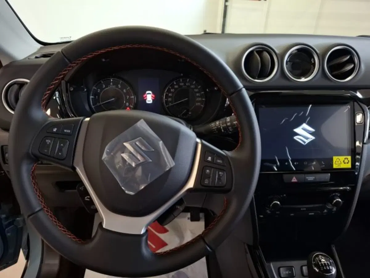 Suzuki Vitara nuova a Reggio Emilia (9)