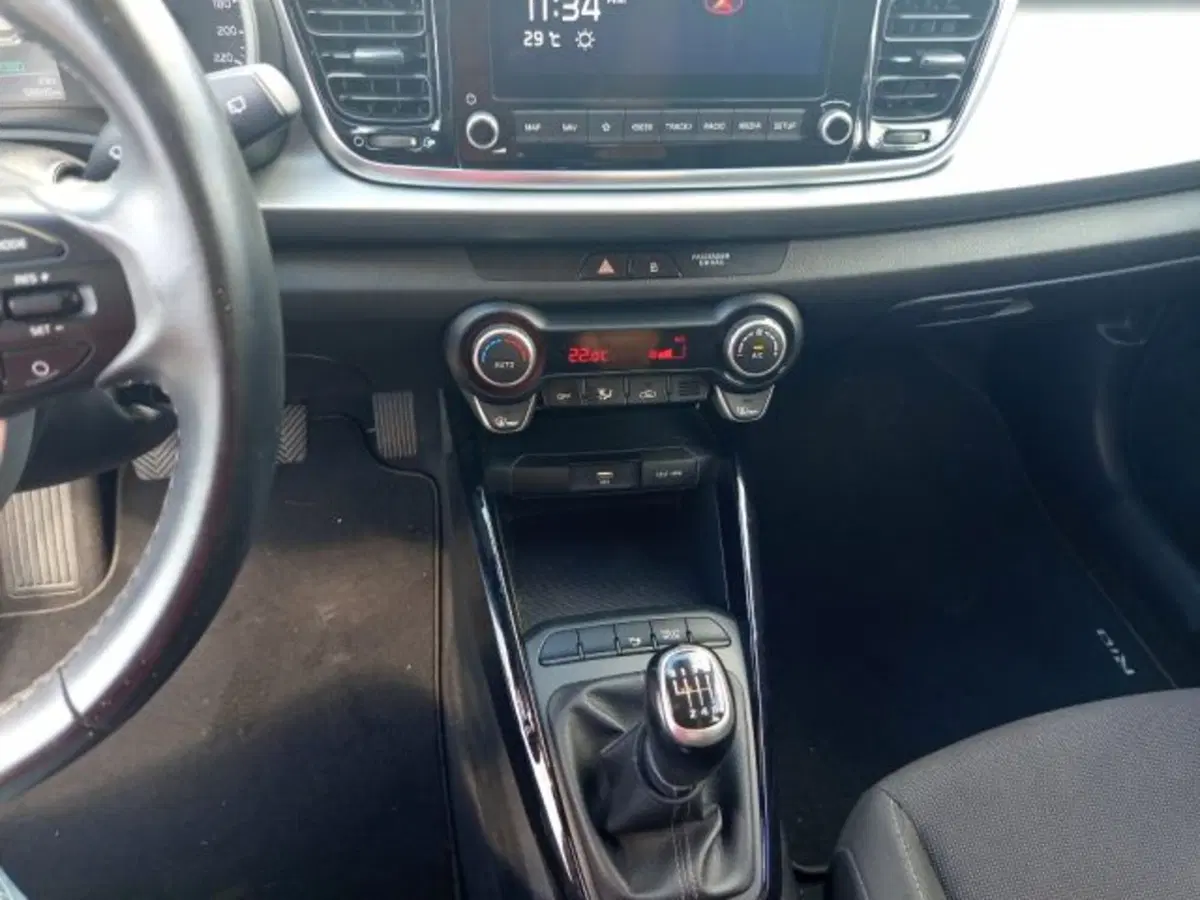Kia Rio usata a Frosinone (14)