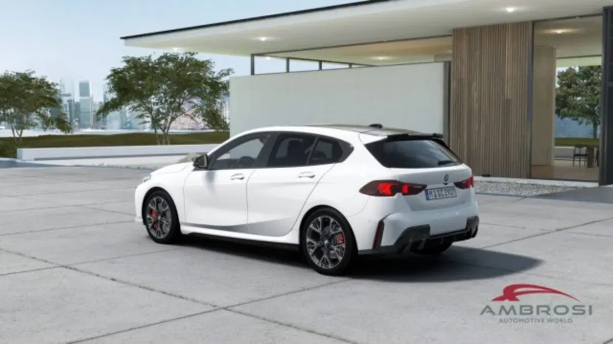 BMW Serie 1 nuova a Perugia (2)