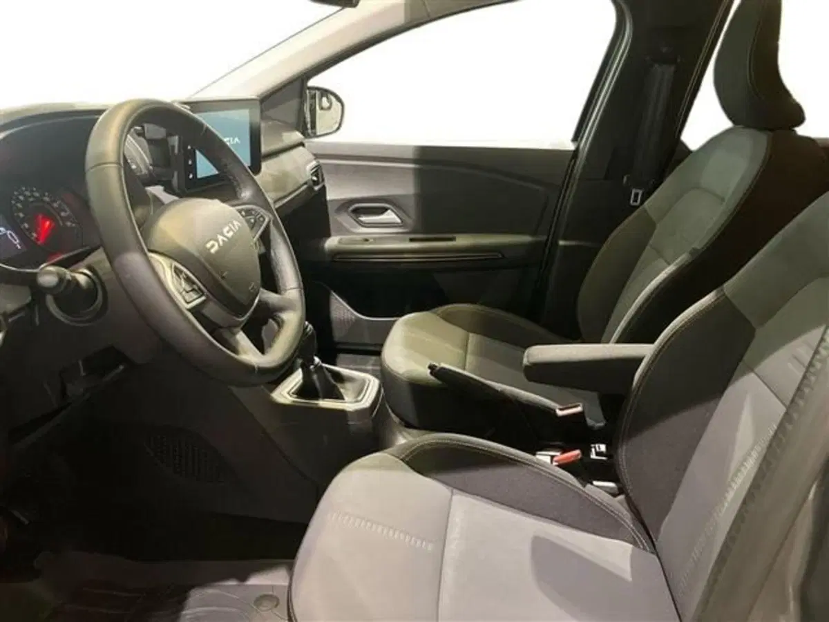 Dacia Jogger usata a Como (11)