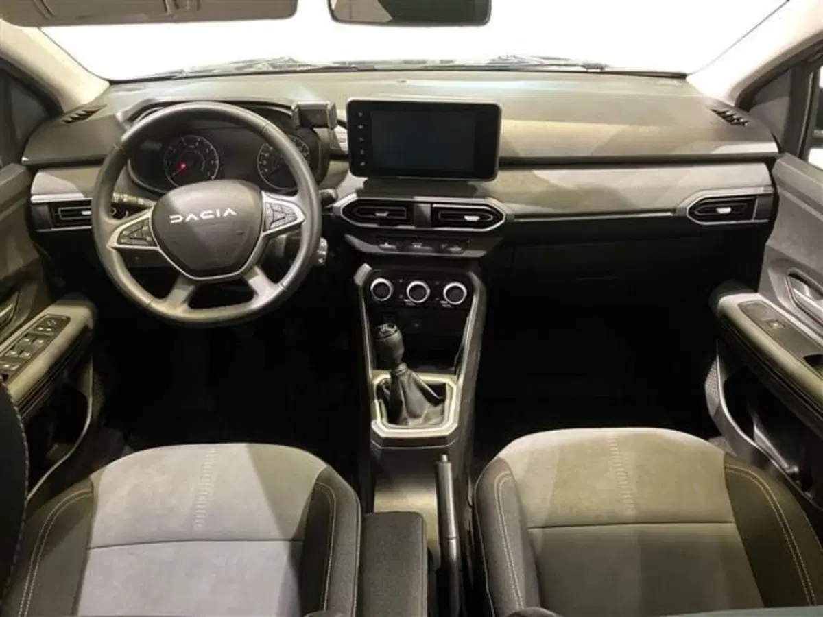 Dacia Jogger usata a Como (9)