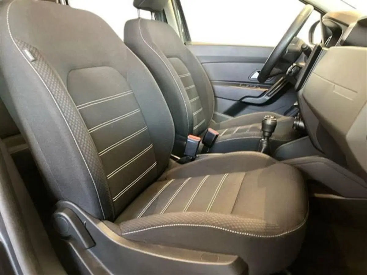Dacia Duster usata a Como (11)