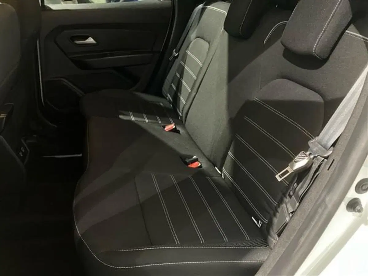 Dacia Duster usata a Como (11)
