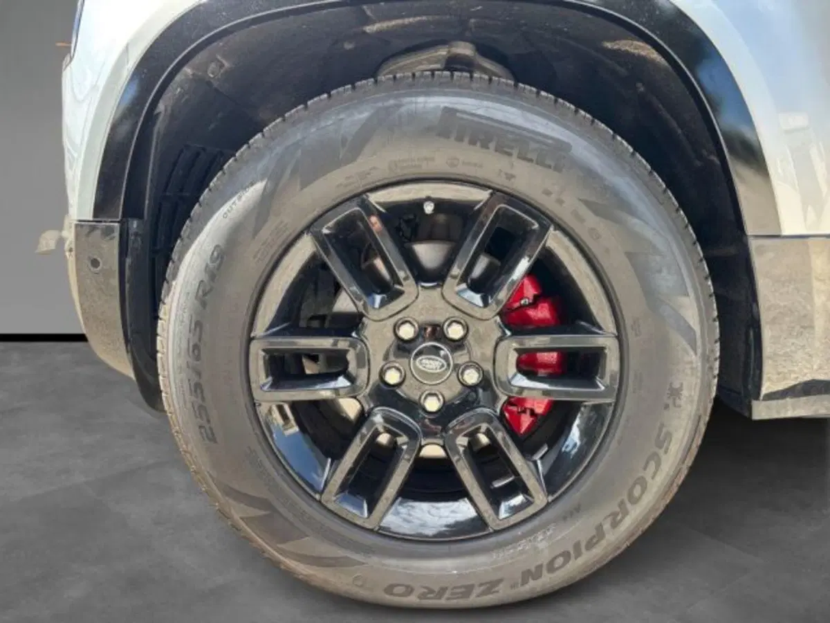 Land Rover Defender usata a Lecce (10)