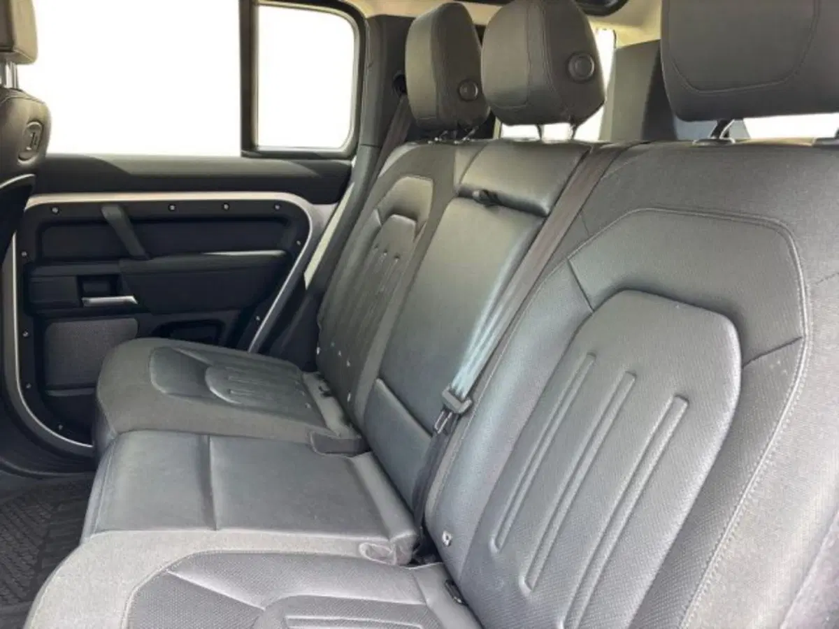 Land Rover Defender usata a Lecce (15)