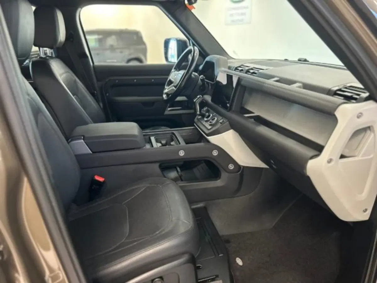 Land Rover Defender usata a Modena (10)